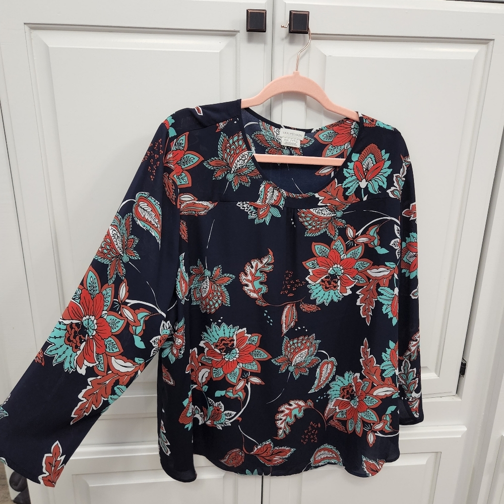 Long sleeve floral blouse. Sz XXL